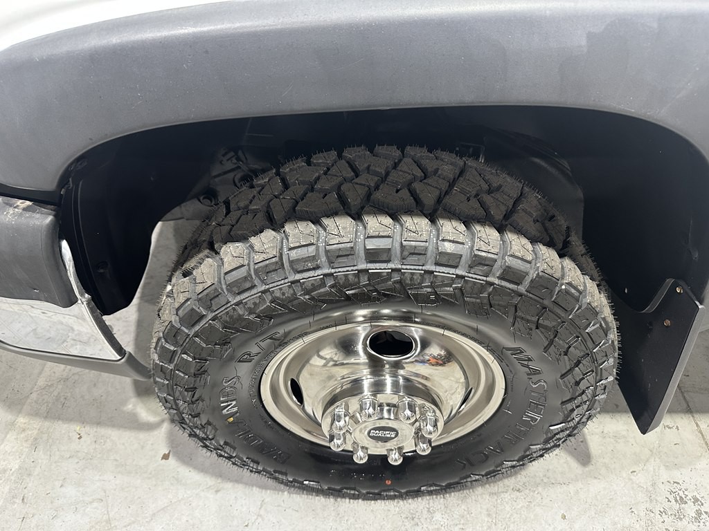 2004 Chevrolet Silverado 1500 Image 3