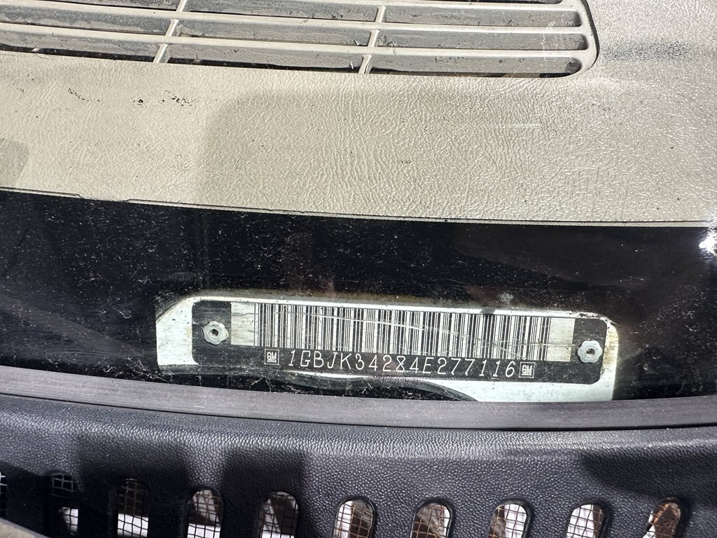 2004 Chevrolet Silverado 1500 Image 12