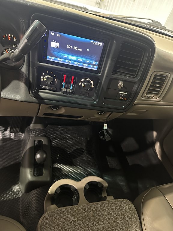 2004 Chevrolet Silverado 1500 Image 14