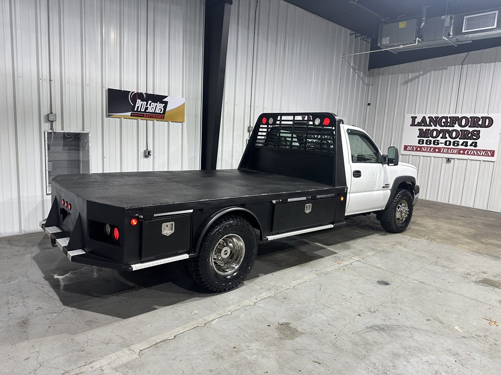 2004 Chevrolet Silverado 1500 Image 17