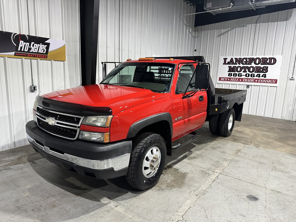 2006 Chevrolet Silverado 1500 Image 2