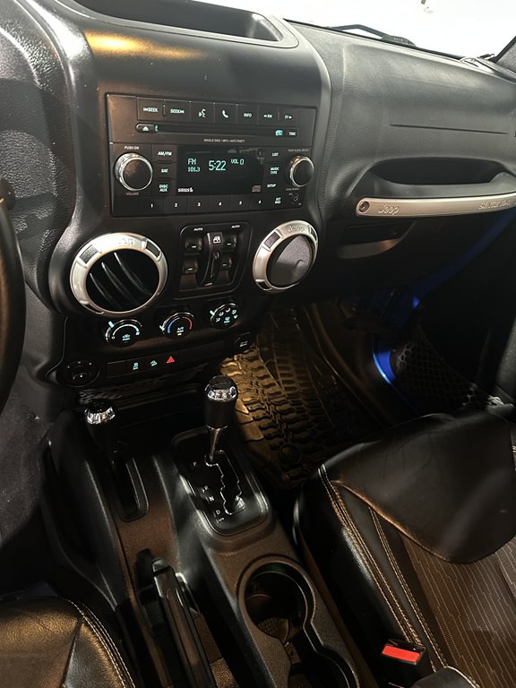 2015 Jeep Wrangler Image 17