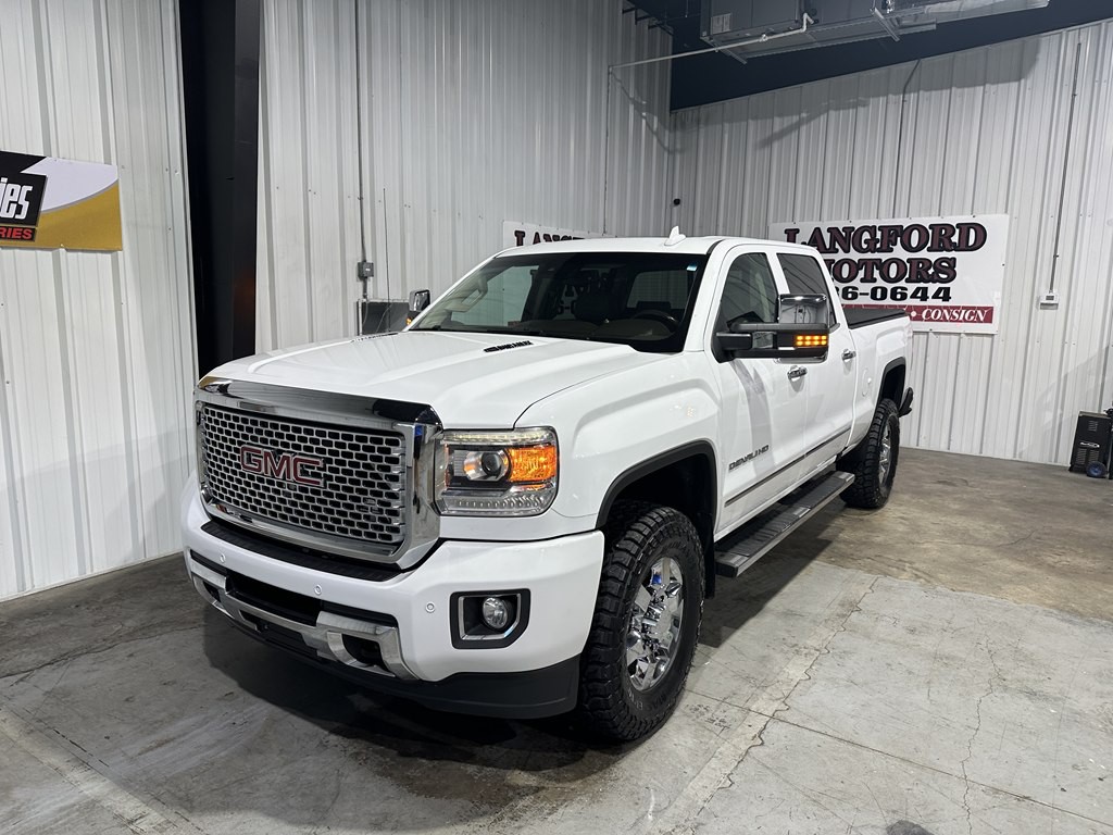 2016 GMC Sierra Image 2