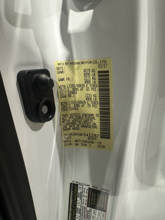 2017 Nissan Titan Image 12