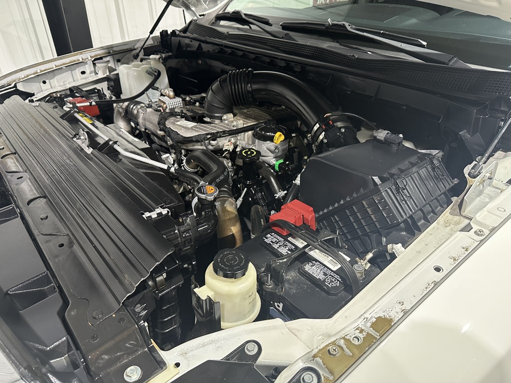 2017 Nissan Titan Image 16