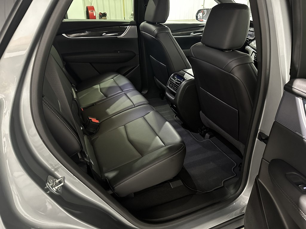 2025 Cadillac XT5 Image 8