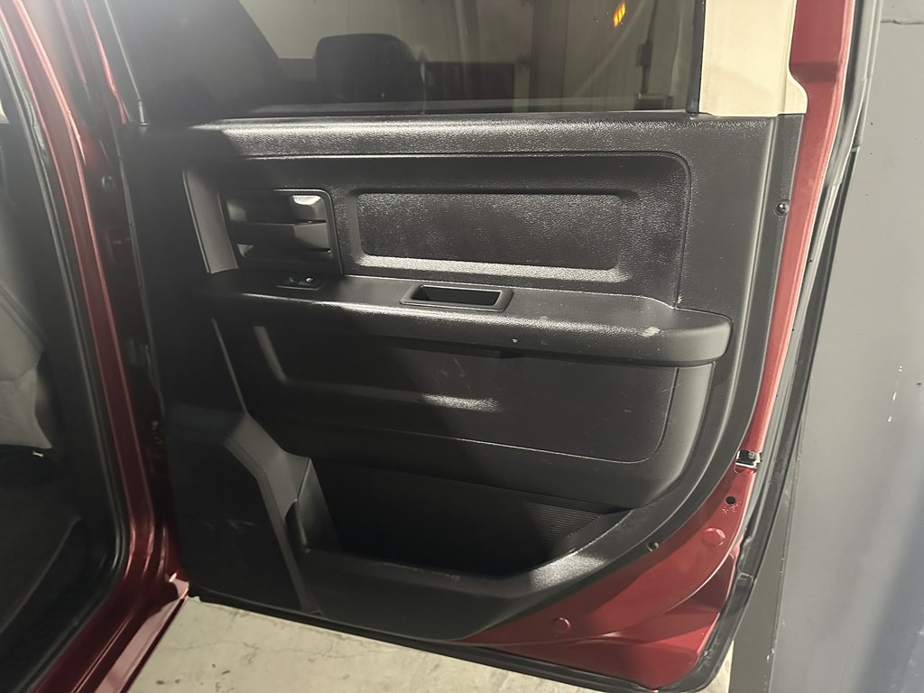 2018 RAM 3500 Image 9