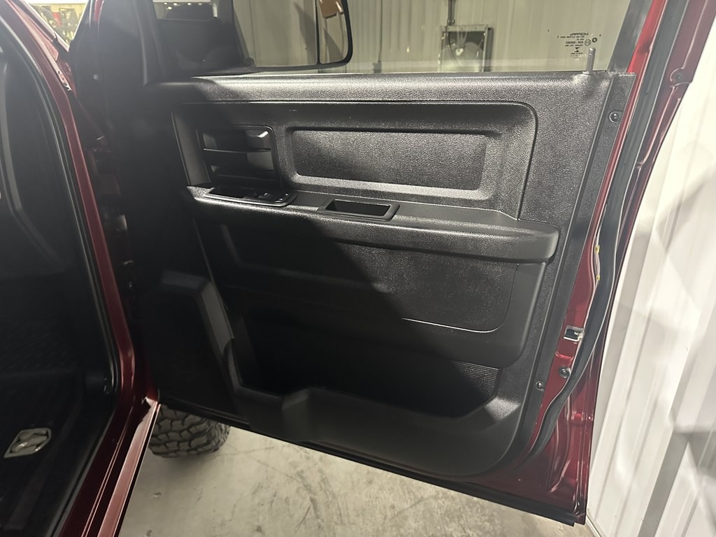 2018 RAM 3500 Image 11