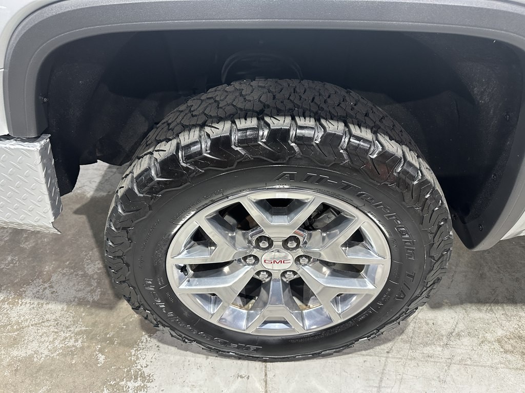 2015 GMC Sierra Image 3