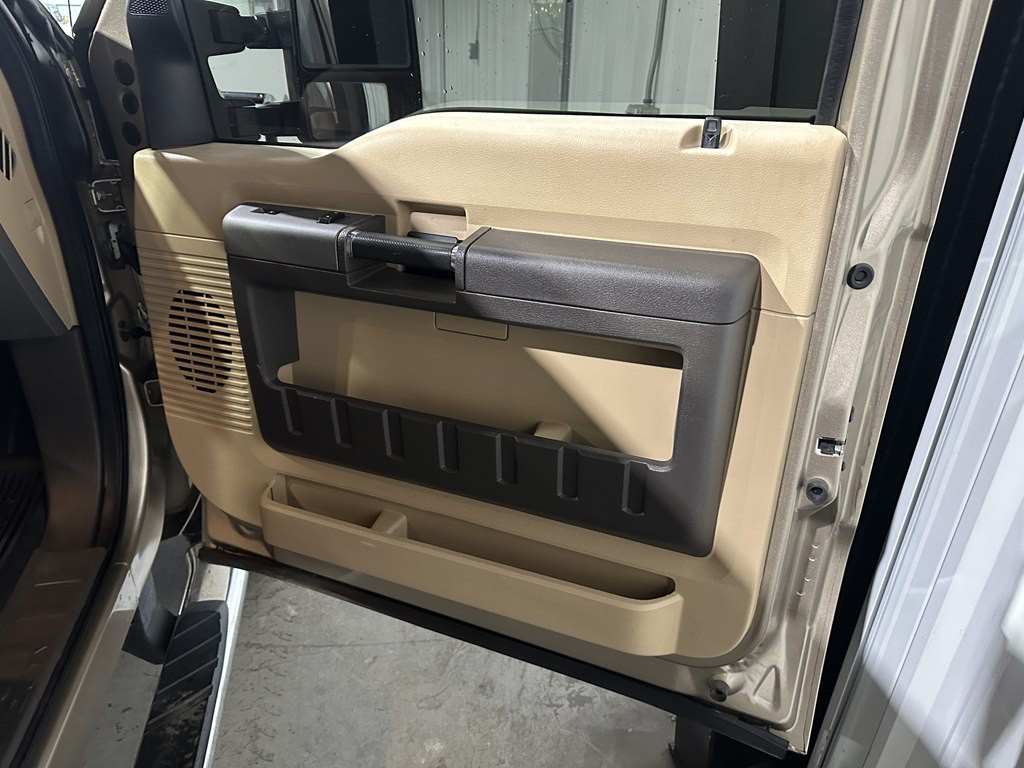 2011 Ford F-250 Image 11