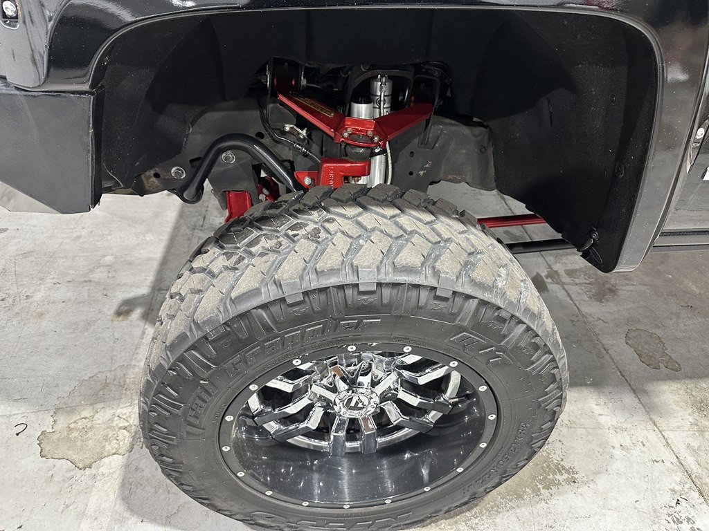 2017 GMC Sierra Image 2