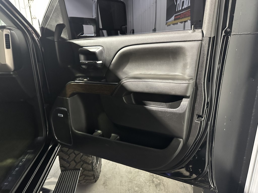 2017 GMC Sierra Image 11