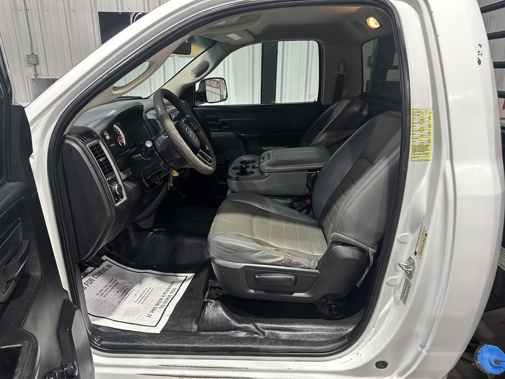 2017 RAM 3500 Image 11