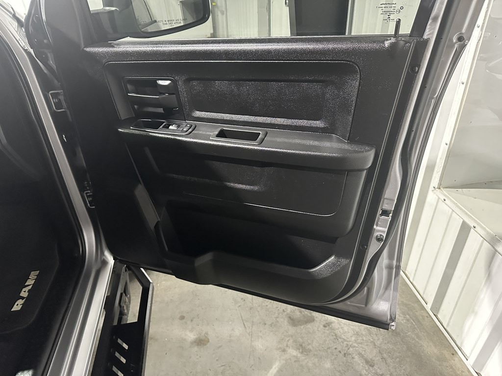2019 RAM 1500 Image 9