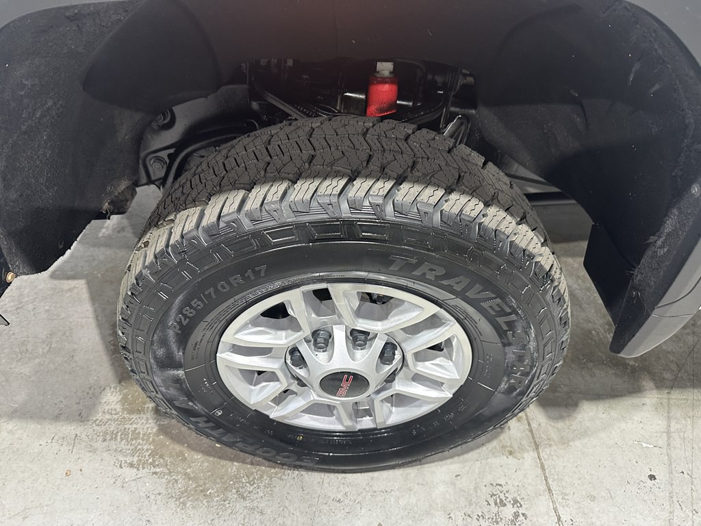 2020 GMC Sierra Image 3