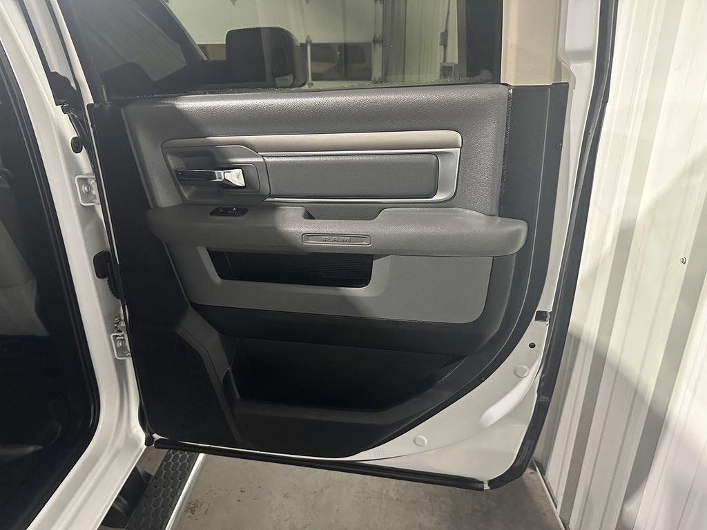 2015 RAM 2500 Image 10