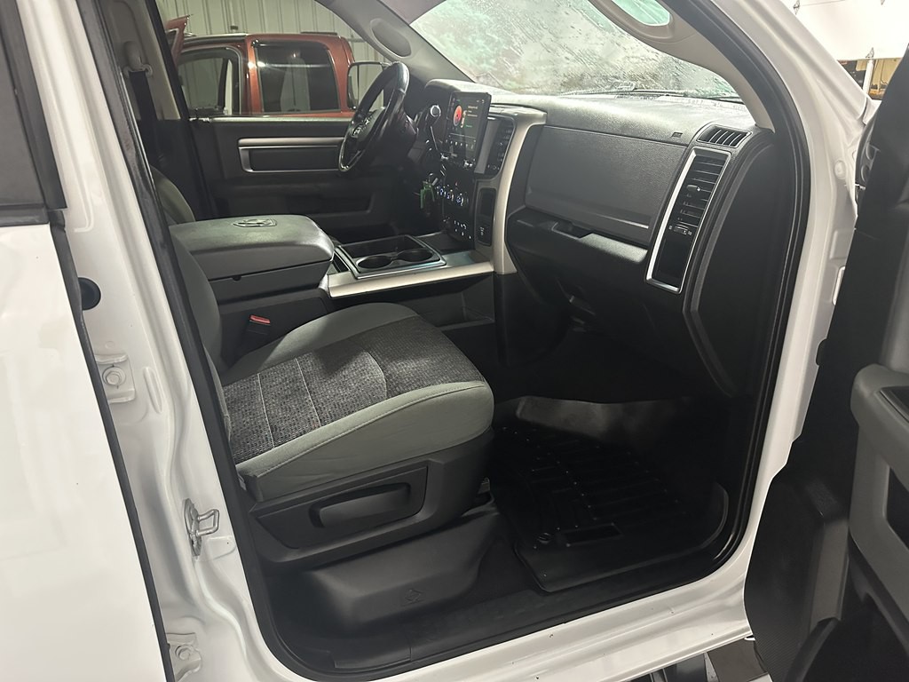 2015 RAM 2500 Image 11