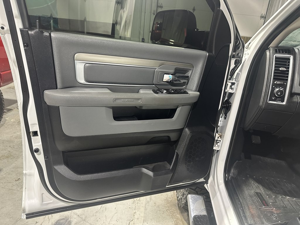 2015 RAM 2500 Image 15