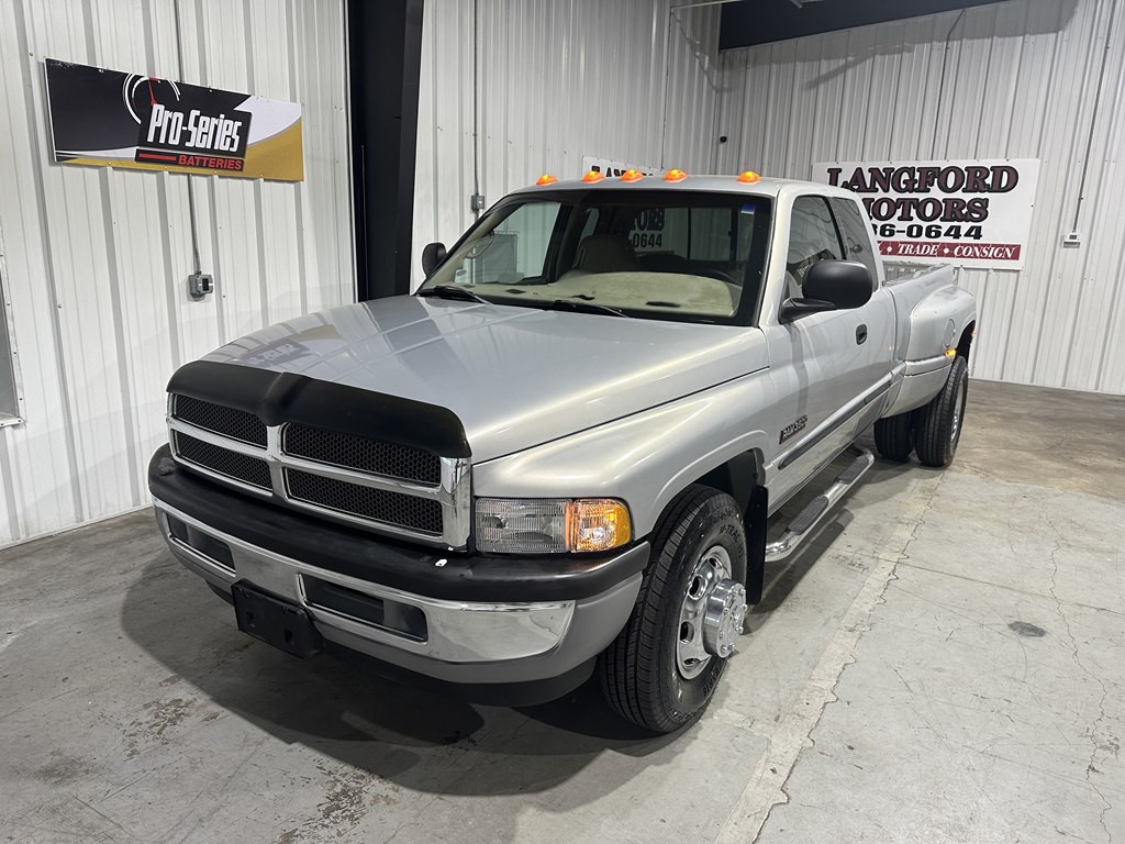 2000 Dodge Ram 3500 Image 2