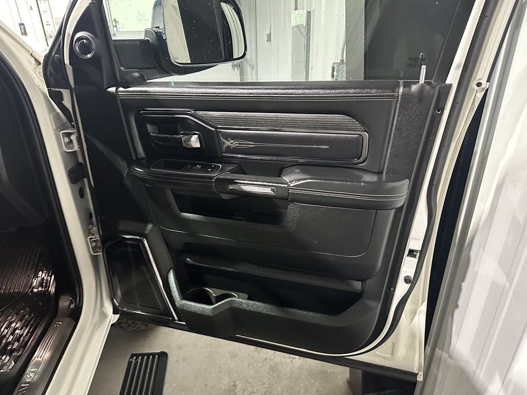 2022 RAM 3500 Image 11