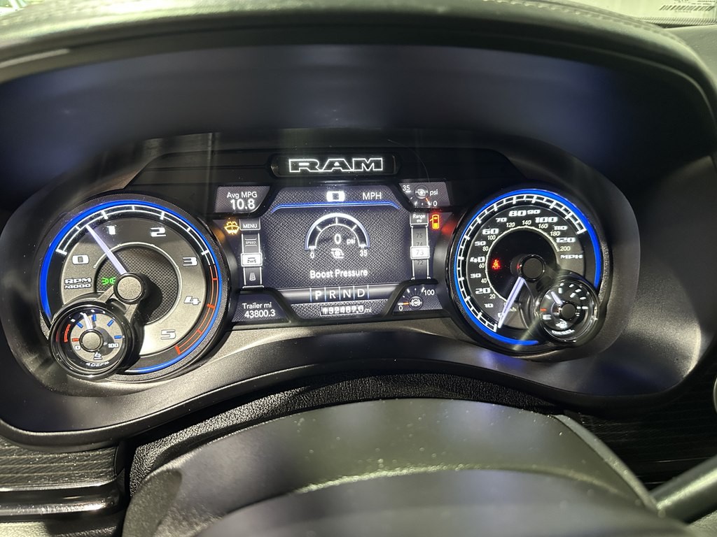 2022 RAM 3500 Image 16