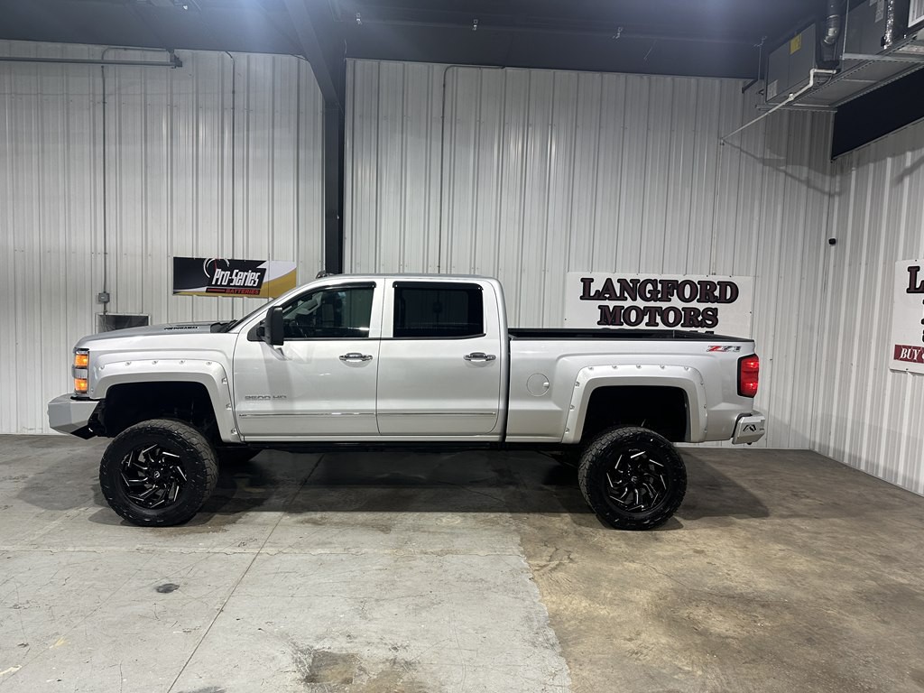 2015 Chevrolet Silverado 1500 Image 1