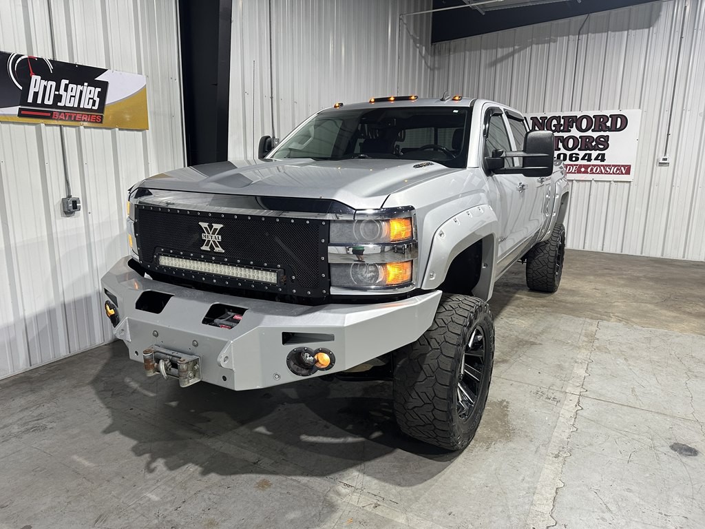 2015 Chevrolet Silverado 1500 Image 2