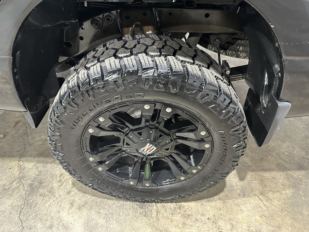 2017 Nissan Titan Image 3