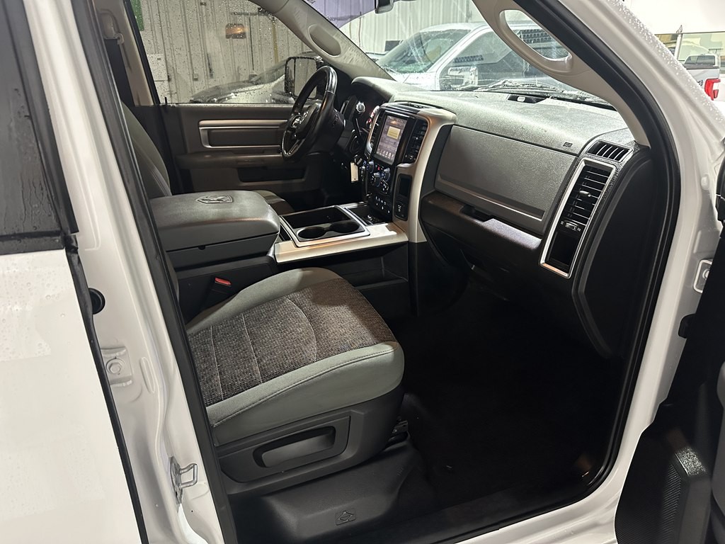 2014 RAM 3500 Image 9