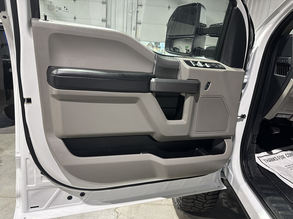2022 Ford F-250 Image 12