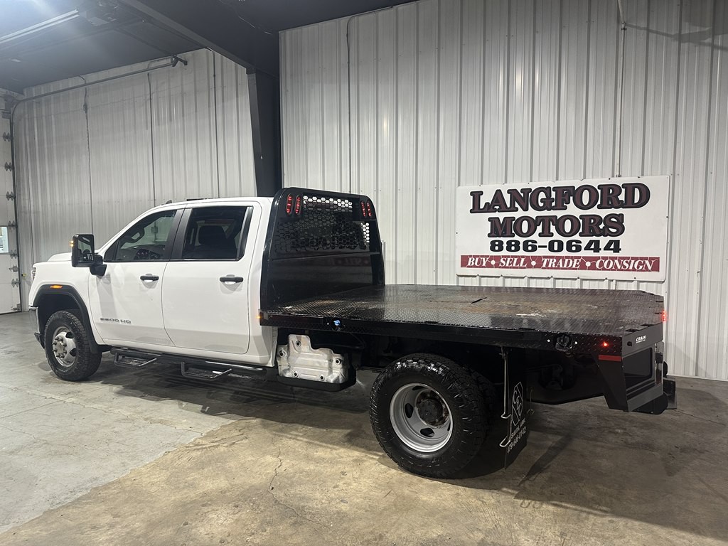 2021 GMC Sierra Image 2