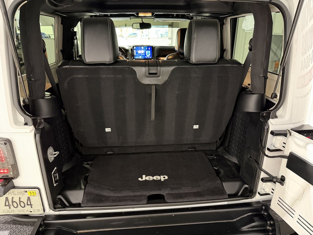 2015 Jeep Wrangler Image 11