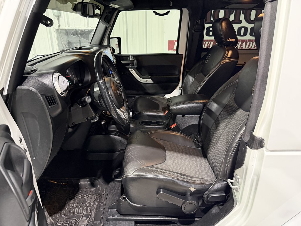 2015 Jeep Wrangler Image 12