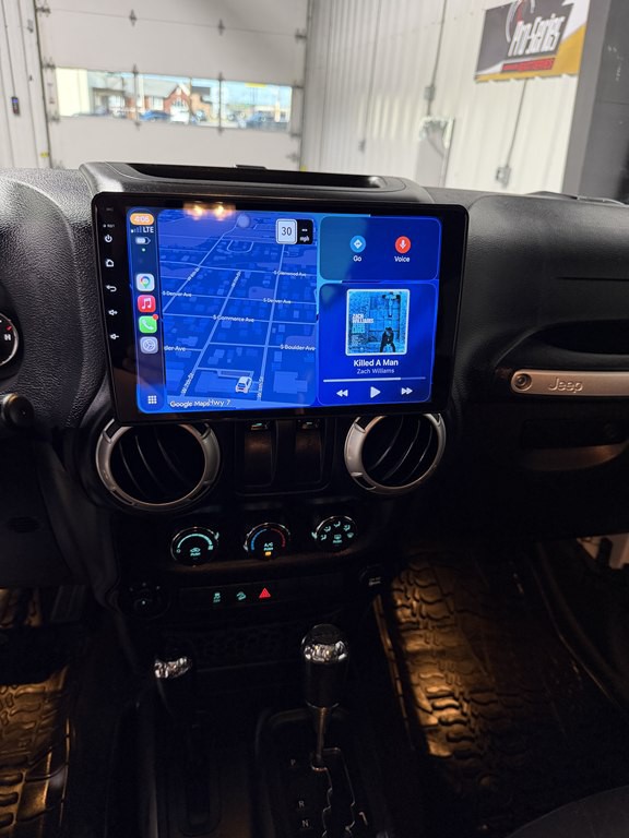 2015 Jeep Wrangler Image 16
