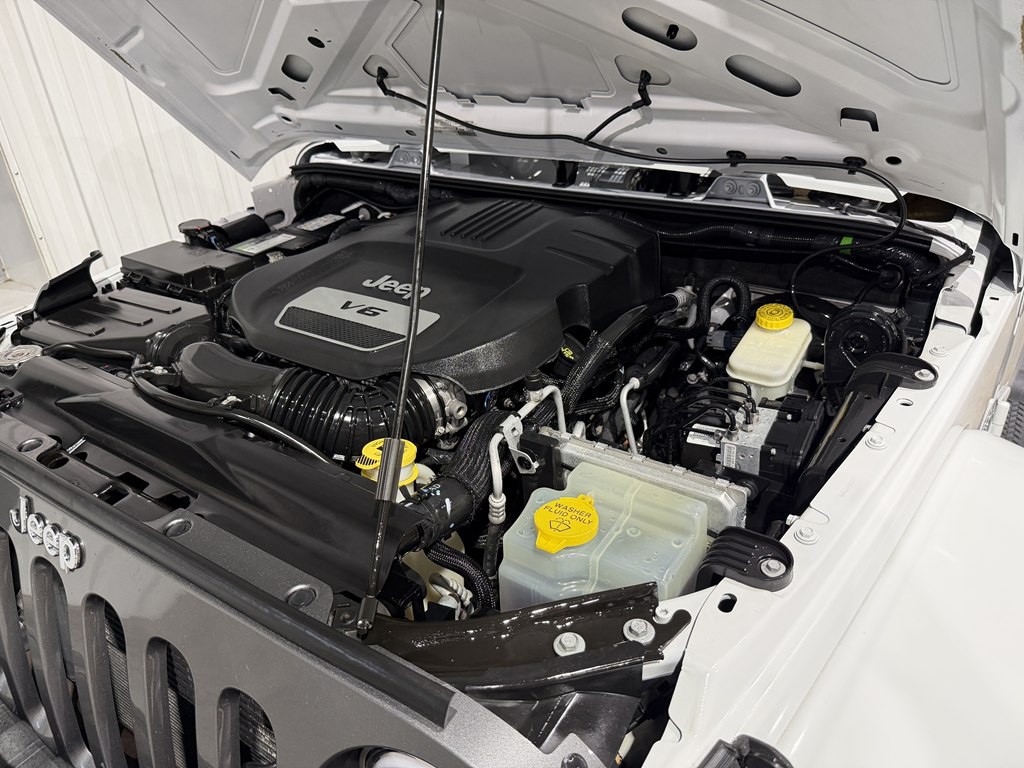 2015 Jeep Wrangler Image 18