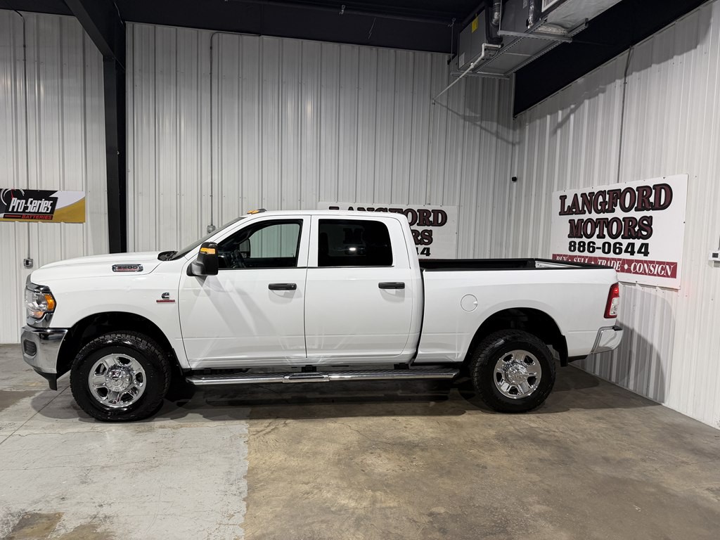 2024 RAM 3500 Image 1