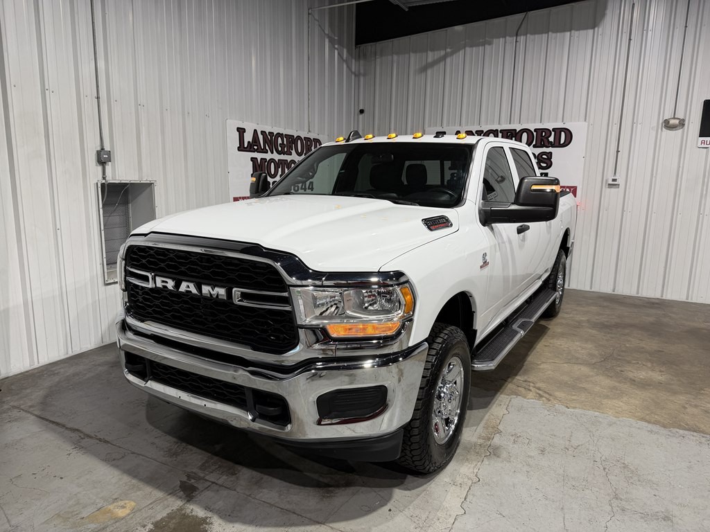 2024 RAM 3500 Image 2