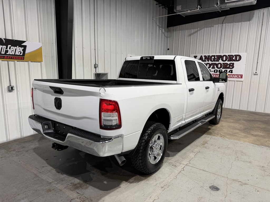 2024 RAM 3500 Image 20