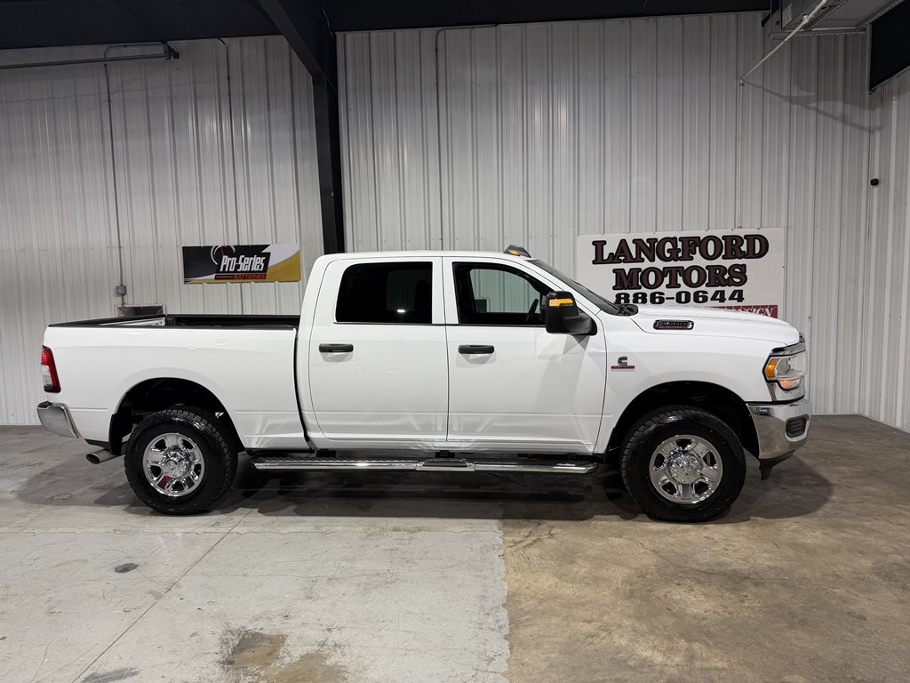 2024 RAM 3500 Image 21