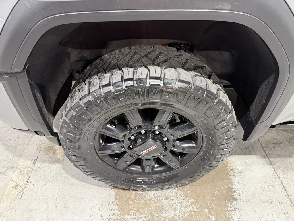 2024 GMC Sierra Image 3
