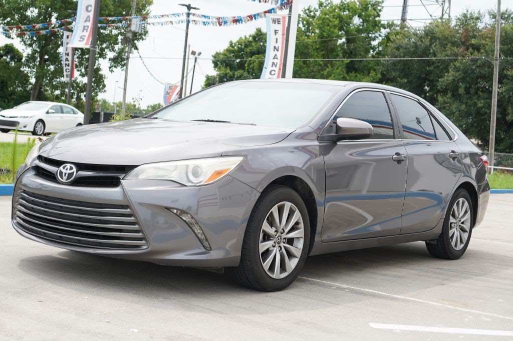 2015 Toyota Camry Image 2