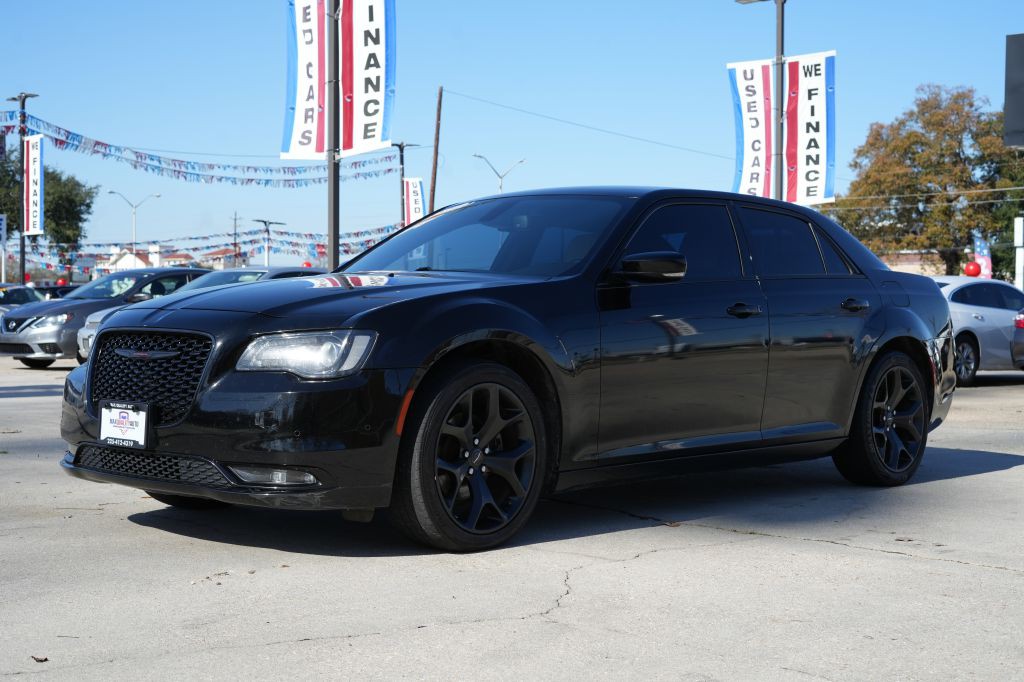 2021 Chrysler 300 Image 1