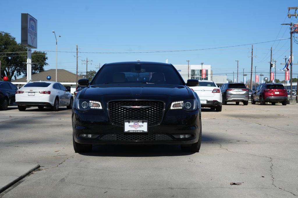 2021 Chrysler 300 Image 3