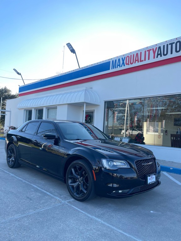 2021 Chrysler 300 Image 12