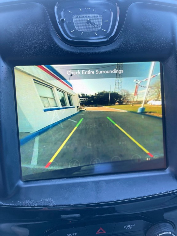 2021 Chrysler 300 Image 16