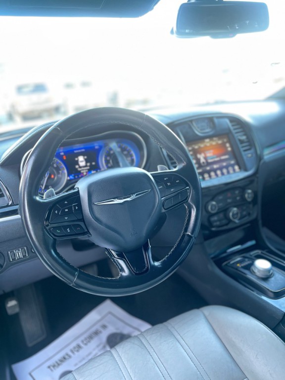 2021 Chrysler 300 Image 17