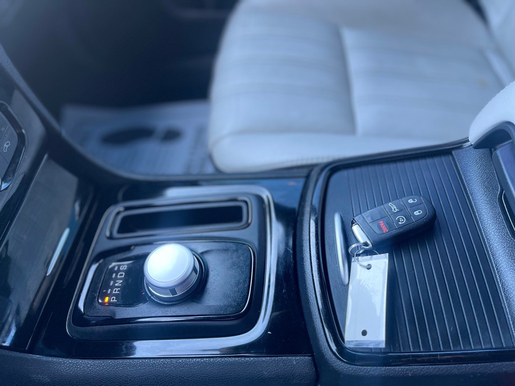 2021 Chrysler 300 Image 20