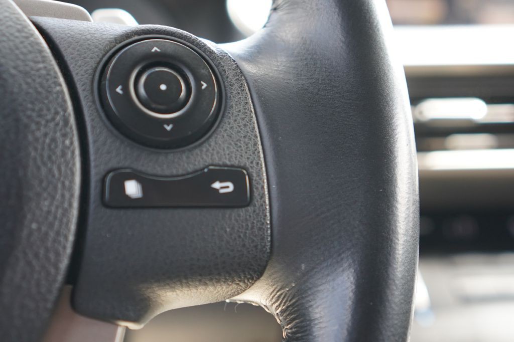 2014 Lexus IS Image 14