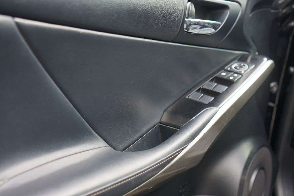 2014 Lexus IS Image 23
