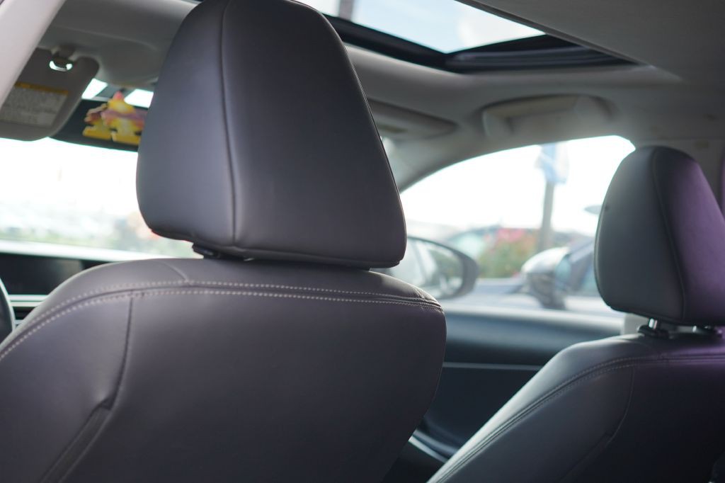 2014 Lexus IS Image 24